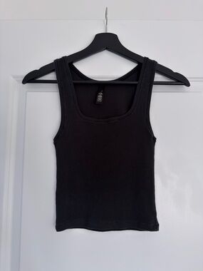 SKIMS Black Ribbed Tank Top S